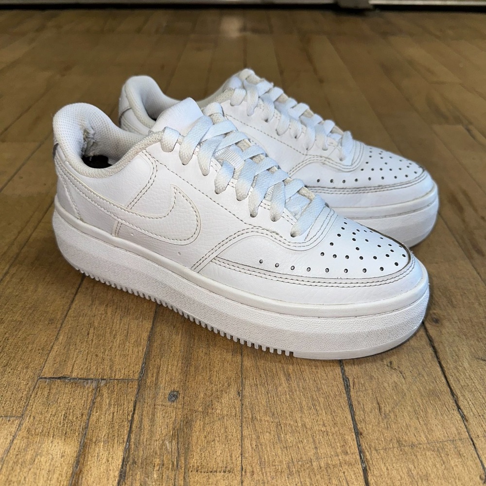 Nike Sneakers Women's‎ Size 7.5 White Swoosh Logo Court Vision Alta Lace Up
